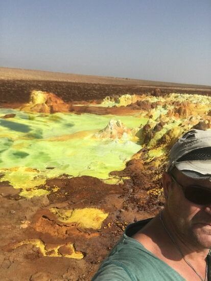 Dieses schweflige Gelb ist unbeschreiblich...wer die Chance hat und die Strapazen auf sich nehmen will, sollte den Trip wagen
