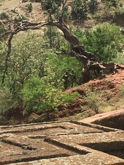 Die Prozession wird streng bewacht...