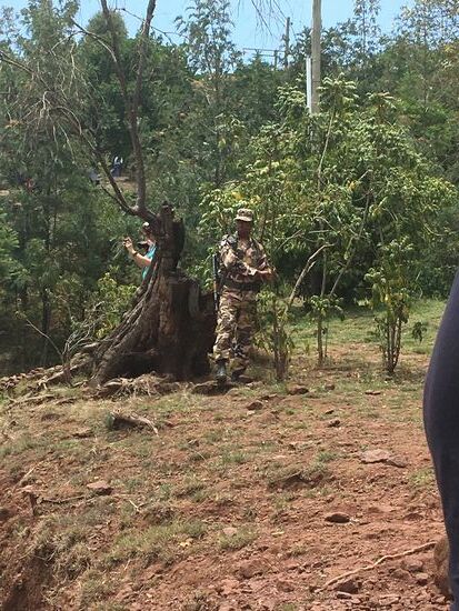 ...auch hier wieder mit Maschinengewehren