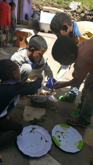 Teller leer...Kinder satt...Ziel erreicht...Gemüse etc. sollte öfters auf den Tisch