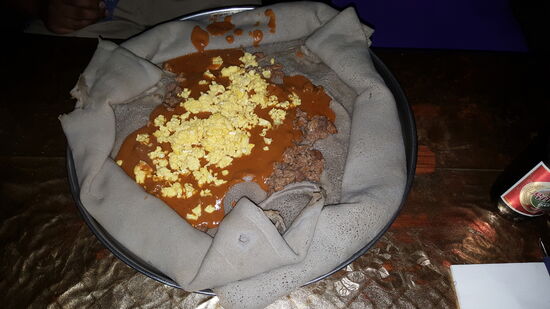 Unser Abendmahl zu dritt...Injera, Churro ,mit dem Rührei dazu eine köstlicher Abschluss des spannenden und arbeitserfüllten Tages