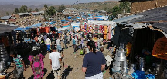 ...ab ins Getümmel und die frischen Waren ausgesucht