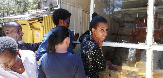 Beim Fleischer noch schnell 1 kg Rind gekauft für 200,- Birr (ca. 6,25 €)