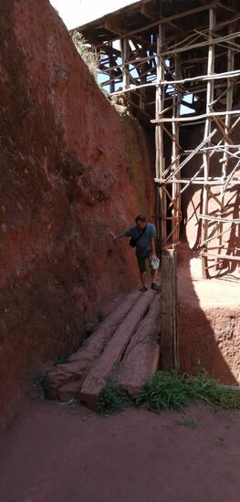 In Deutschland undenkbar dort so ungesichert drüber zu laufen