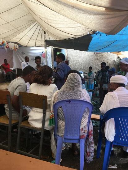 Ein Alleinunterhalter,von dessen "Musik" nicht alle begeistert sind...