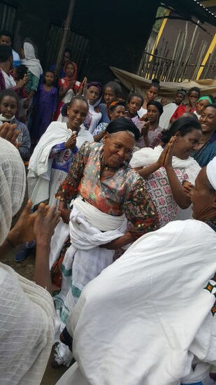 Ich staune, wie flott und rhythmisch sie sich bewegen!