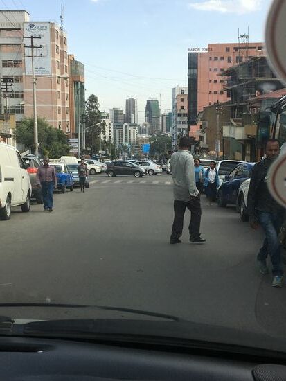 Ein paar Straßenbilder von Addis Abeba…