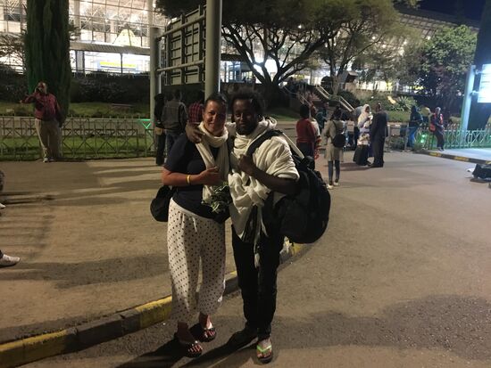 Biny ist sehr anhänglich geworden...er macht eine große Abschiedsszene!