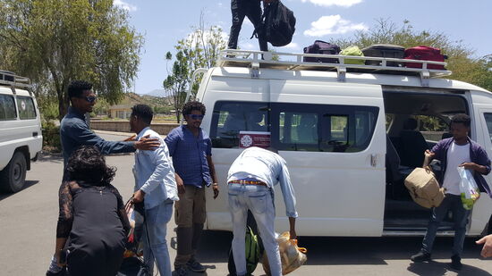 Gepäck wir aus - und abgeladen..