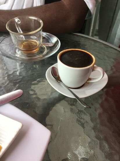 Kaffee aus der Maschine.....