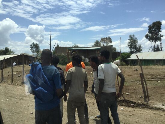 Männer am diskutieren...