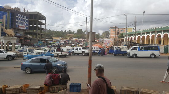 Der Verkehr ist unglaublich und ohrenbetäubend!