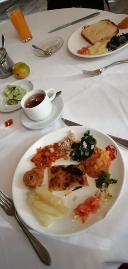 Aber das Frühstücksbuffet—welches hier im Zimmerpreis von 37 Euro enthalten ist , mundet.