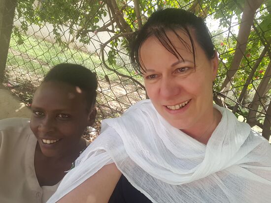 Sie erzählt gerne mit uns—ihre Nichte hat einen Deutschen geheiratet, der “Ronald” heißt...