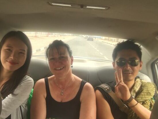 Das junge koreanische Paar reist heute ab und wir bringen sie noch schnell zum Airport...