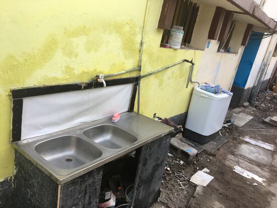 Morgenwäsche im Außenbereich (Geschirr!)