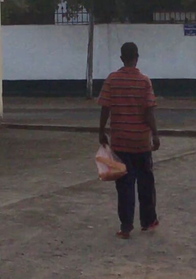 Auch die Männer müssen hier früh die Brötchen holen....wir sind auf dem Weg zum Fährhafen