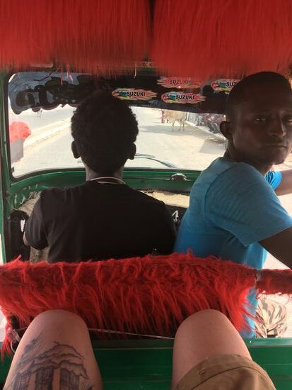 Mit dem TukTuk für umgerechnet ca. 1,- Euro für 2 Personen knapp 1km zum „El Golfo“