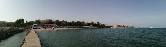 Der Strand vor dem  “Le Golfe” mit lustigen Plastetretbooten
