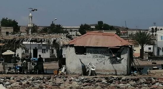 “Restaurant Istanbul”.....es ist wirklich witzig, wie man hier in Afrika auf diesen Namen kommt...