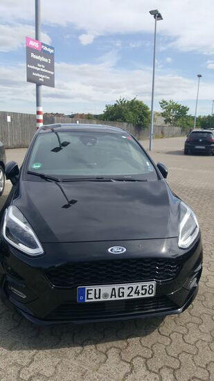 Gestern nach der Arbeit habe ich uns von "Budget" diesen süßen Ford Fiesta für den Weg zum Airport Tegel geholt