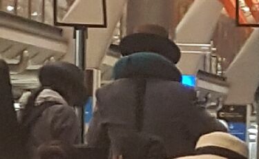 Erste "Peruaner" beim Check-in in Madrid