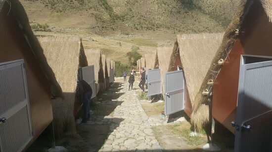 In diesen "Zigarrenschachteln" schlafen wir heute Nacht auf 60cm breiten Matratzen