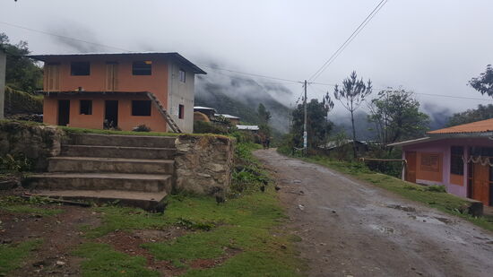 Unser Weg führt uns durch mehrere Dörfer und wir werden immer nett von den Bewohnern begrüßt.