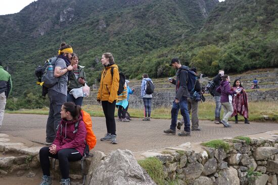 Oben treffen wir alle wieder, die so wie wir den Eintritt zum Machu Picchu um 7 Uhr bekommen haben.