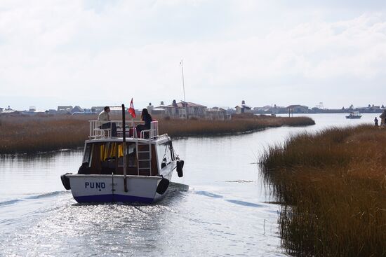 Mit so einem Boot sind wir auch unterwegs.