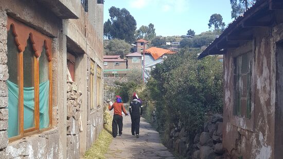 Aber auch viele Männer tragen den typischen Kopfschmuck.