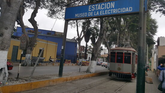 Eine ausgediente Straßenbahn...am „Museo de la electricidad“