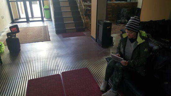 Ein schönes Hotel, warme Betten, einen Gasofen, warme Duschen und ein tolles Frühstück. Das weiß man erst zu schätzen, wenn man das erlebt hat, was wir die letzten Tage hatten.