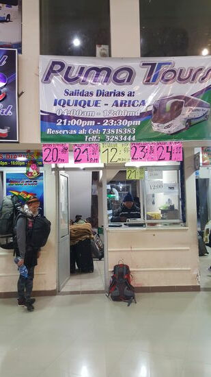 Bei „Puma tours“ kaufen wir die Tickets die uns hoffentlich über die Grenze bringen