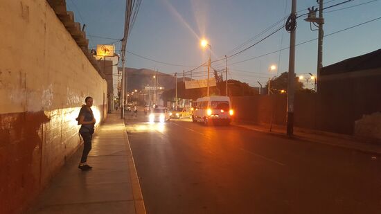 Es dämmert etwas—aber Nasca ist ein sehr touristischer Ort—hier wimmelt es von Touris und wir fühlen uns wohl und sicher.