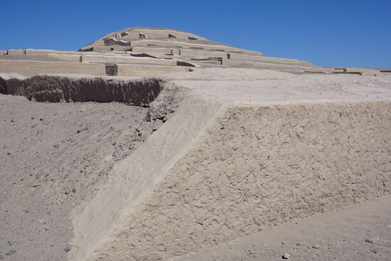 Es handelt sich hier um die größte Zeremonialstätte , die aus der präkolumbianischen Zeit bekannt ist