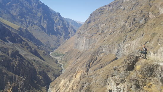 Der Colca Canyon ist mit teilweise 3000m Höhenunterschied eine der tiefsten Schluchten der Welt.