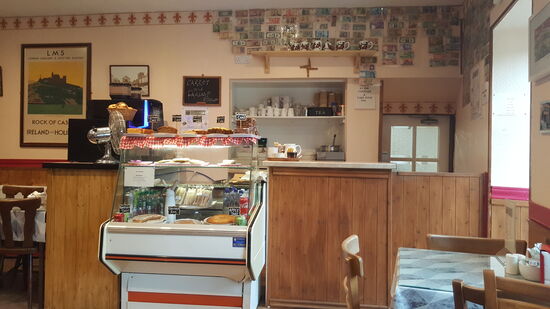 "Grannys kitchen"-neben verschiedenen Kaffeesorten wird auch selbstgebackener Kuchen angeboten