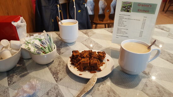 Wir versuchen den Whiskey- Kuchen aus "Grannys kitchen"