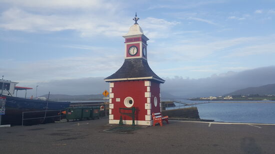 Letztes Ziel für heute: die Insel Valentia Island.  Wir fahren gleich durch bis zum Ort  Knightstown