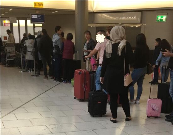 Ich bin die einzige Frau ohne Kopftuch...