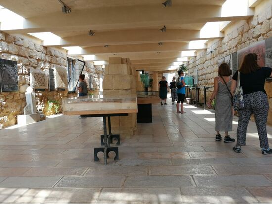 Natürlich gibt es auch ein Museum—das „überfliegen“ wir
