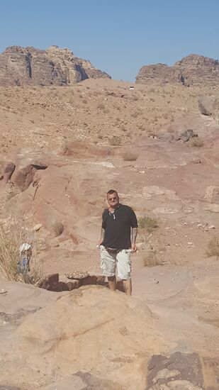 Immer weider wird man von den unzähligen Verkäufern angesprochen—Dirk zieht das Futter aus den Hosentaschen und dann ist Ruhe!