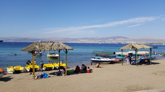 Bis 13 Uhr ist noch lange hin—wir erkunden also erstmal die Gegend