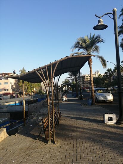 Alles noch schön leer...hier die Bushaltestelle. Von hier soll der Bus zum Südstrand (southbeach) starten