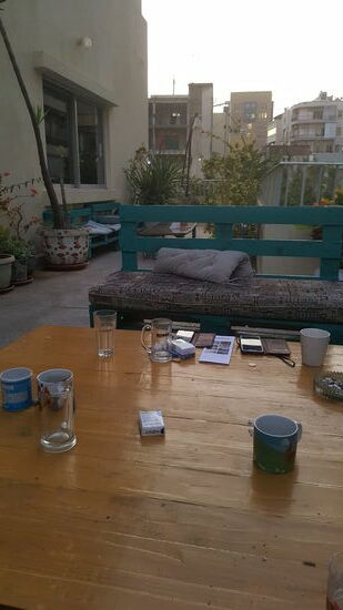 Die jungen Leute haben hier mächtige Unordnung hinterlassen