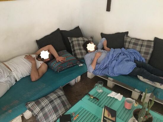 Die sind nachts angekommen und haben hier kein freies Bett mehr bekommen