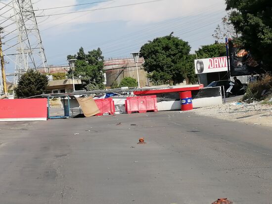 Schon nach wenigen Kilometern die erste Barrikade—umdrehen!