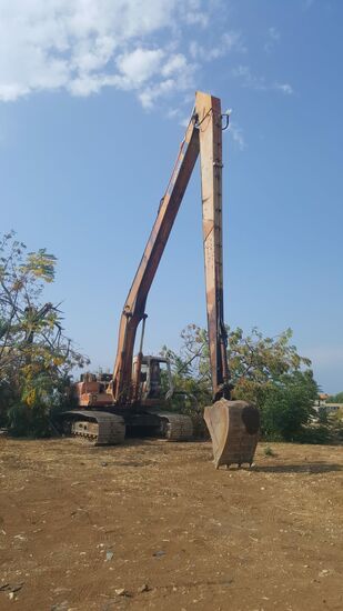 So, Dirk muss erstmal etwas baggern (wenn's dem Bau dient)