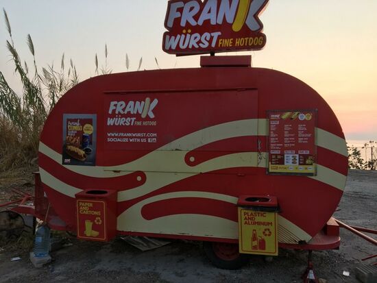 "Frank Würste" sieht fluchtartig verlassen aus....nix mit gutem Hot Dog als Abend Snack